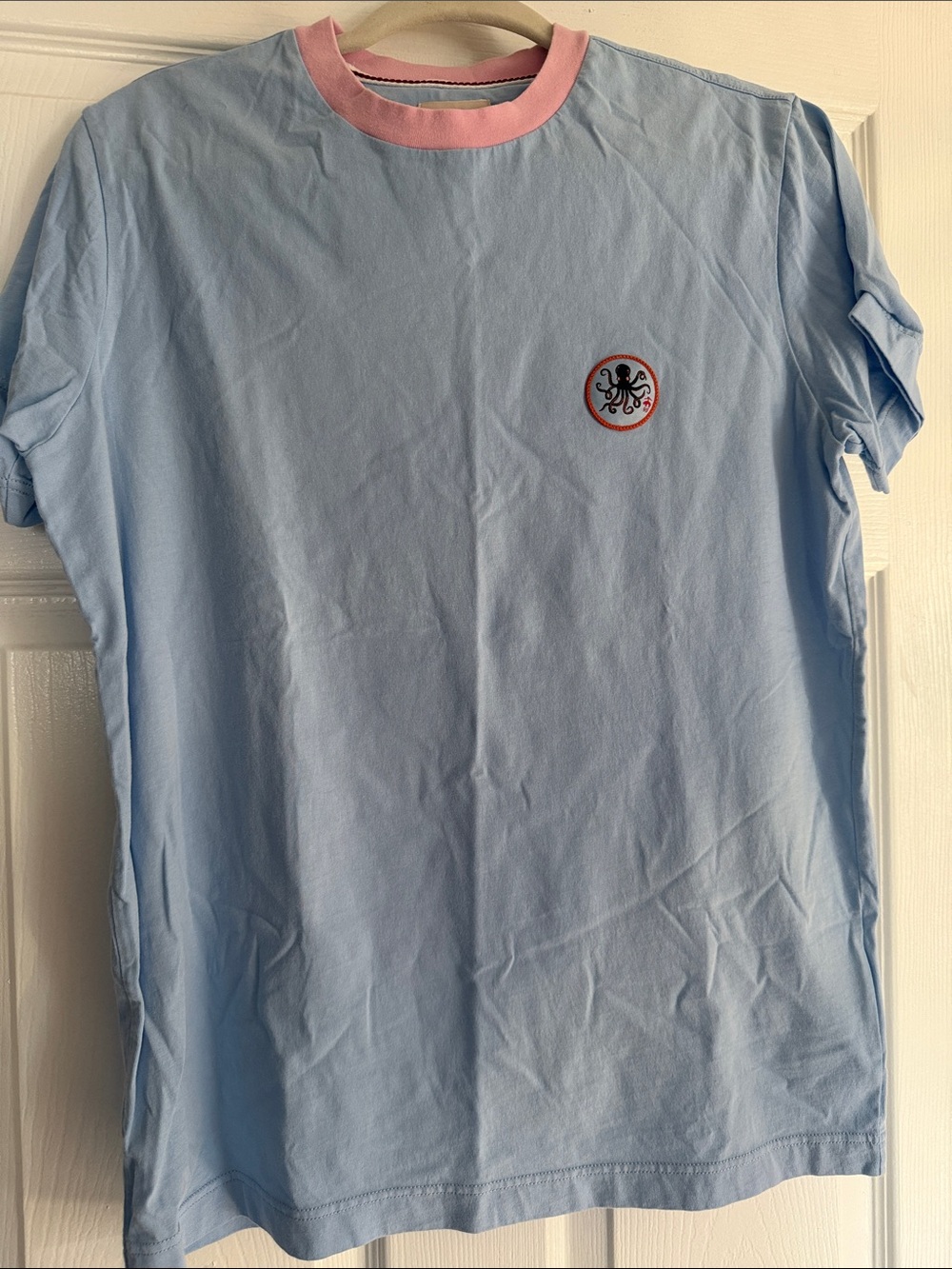 Brooks Beothers Men's Light Blue Short-Sleeve Tee with Pink Collar NEVER WORN